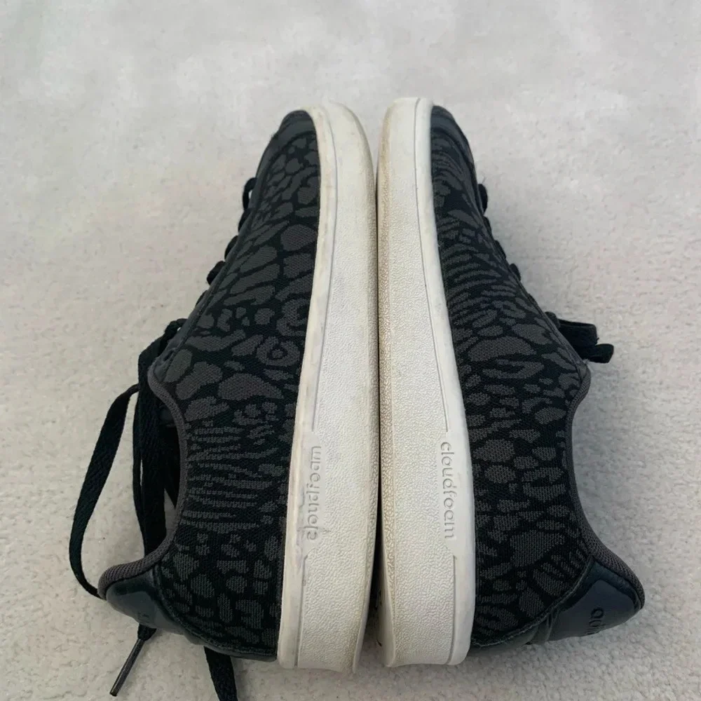 * 🔥HOST PICKS🔥* Adidas Cloudforam advantage shoes sneakers, printed, 5.5